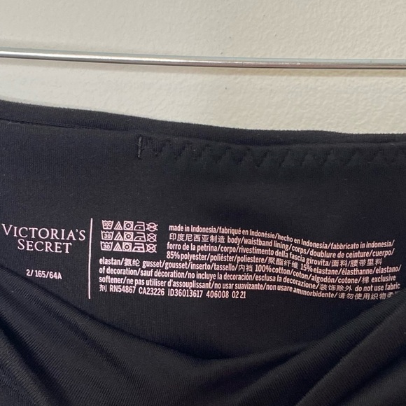 Victoria’s Secret Black Incredible Essential Legging - Picture 9 of 9